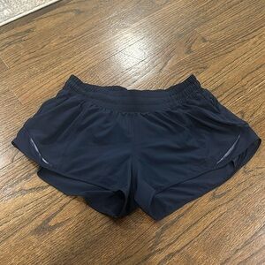 lululemon blue 2.5” shorts Size: 8